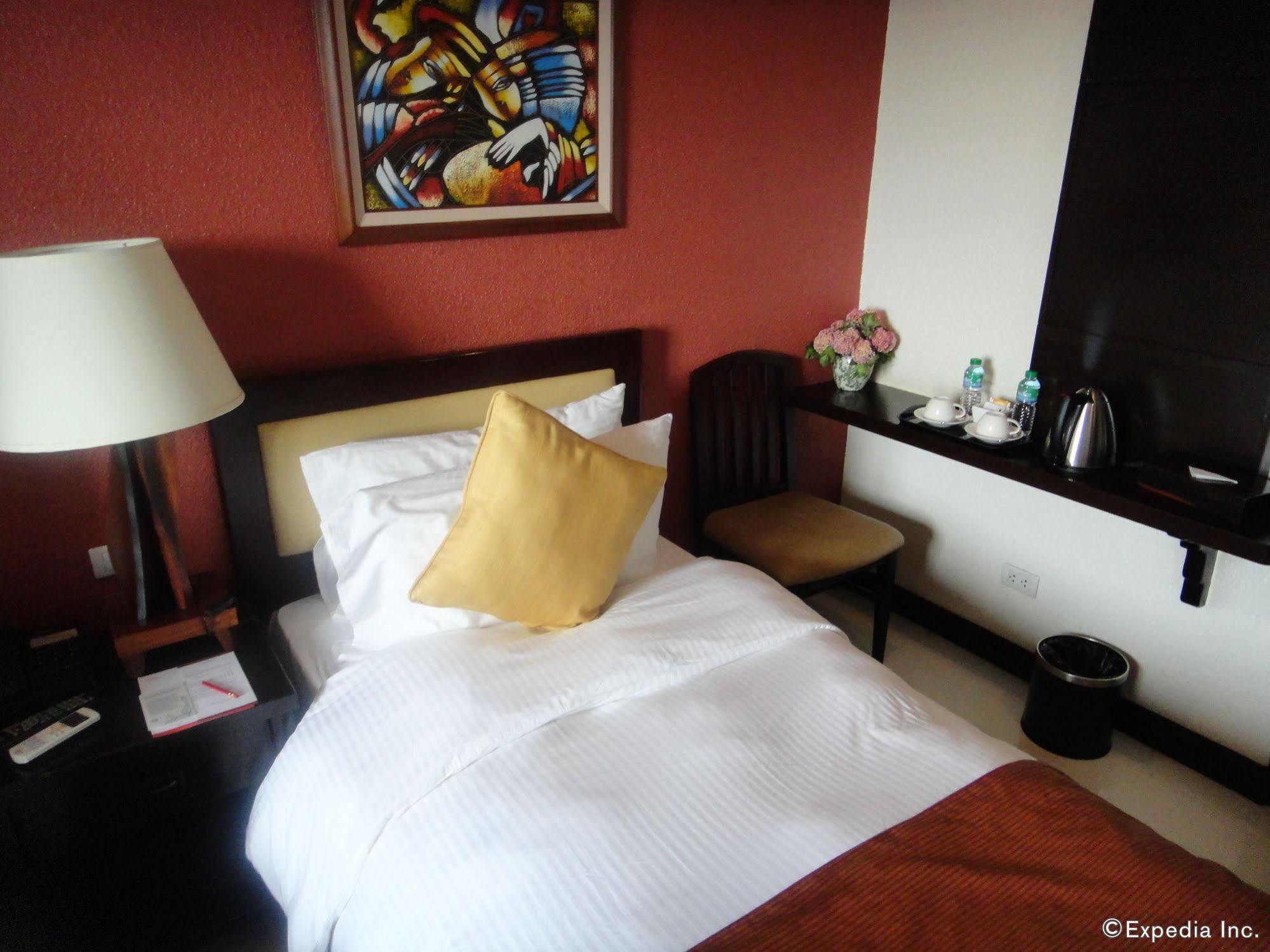Hotel Centro Puerto Princesa Near Airport Ngoại thất bức ảnh